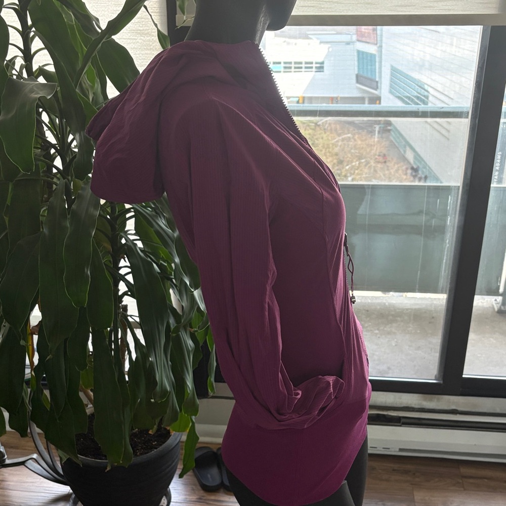 Lululemon Reversible Sweater - Picture 4 of 4
